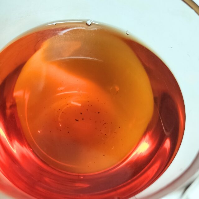 フォションインペリアルダージリンの紅茶液　水色